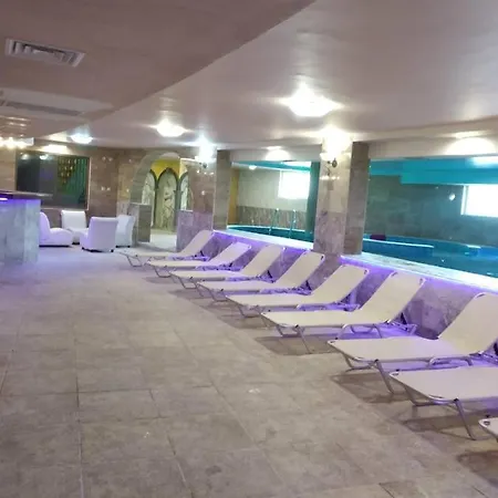 Caesar Palace فندق ساني بيتش